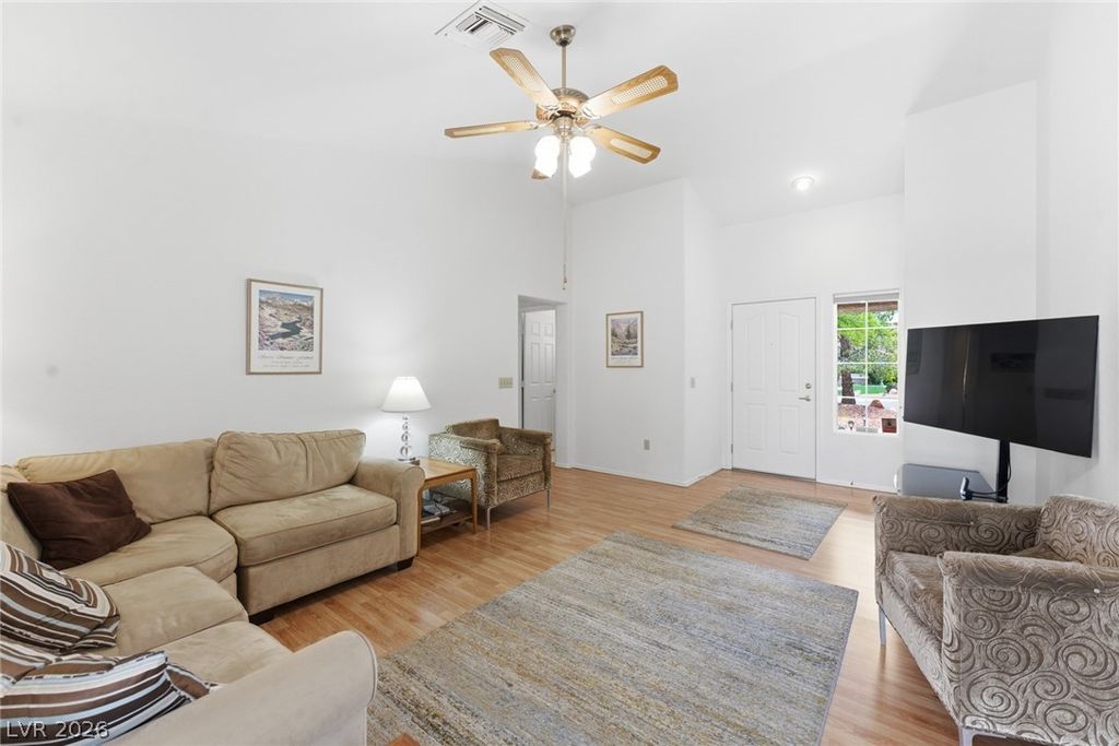 Image 12 of property listing at 2809 Tumble Creek Court, Las Vegas, NV 89134