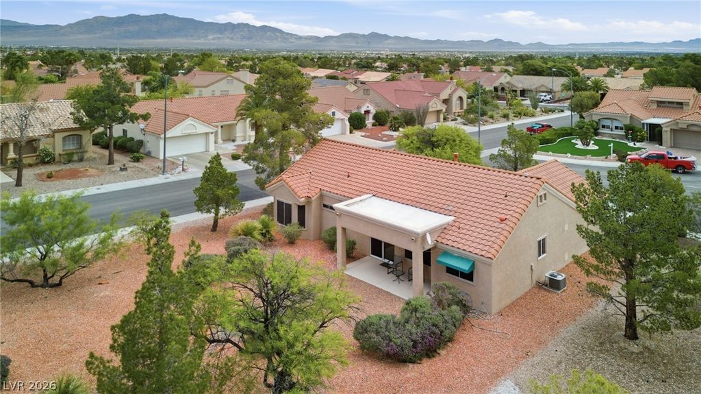 Image 9 of property listing at 2809 Tumble Creek Court, Las Vegas, NV 89134