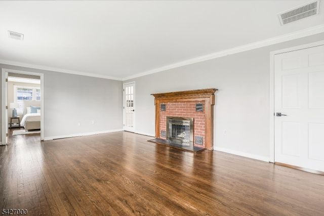 54 Academy Ln, Chester Boro, NJ 07930