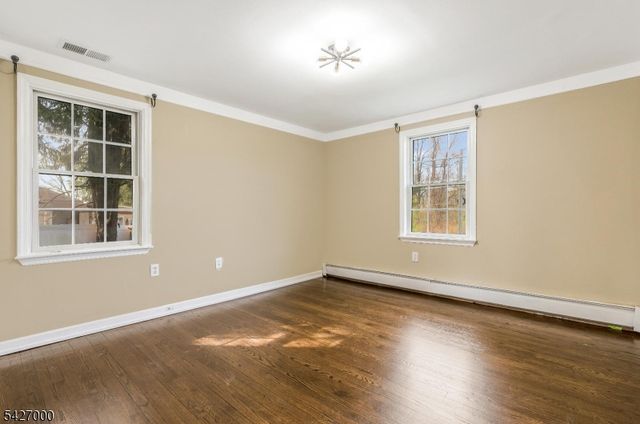 54 Academy Ln, Chester Boro, NJ 07930