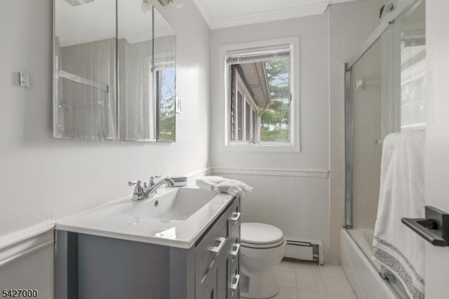 54 Academy Ln, Chester Boro, NJ 07930