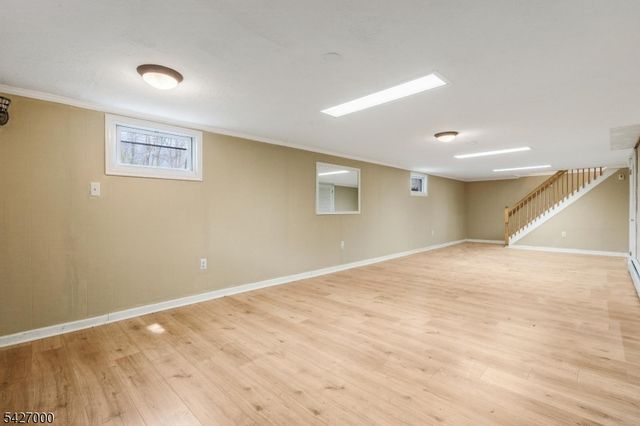 54 Academy Ln, Chester Boro, NJ 07930