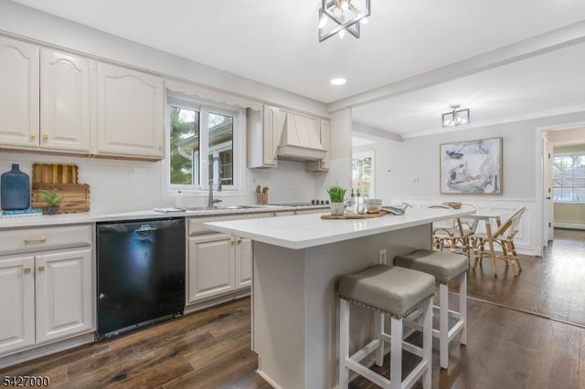 54 Academy Ln, Chester Boro, NJ 07930