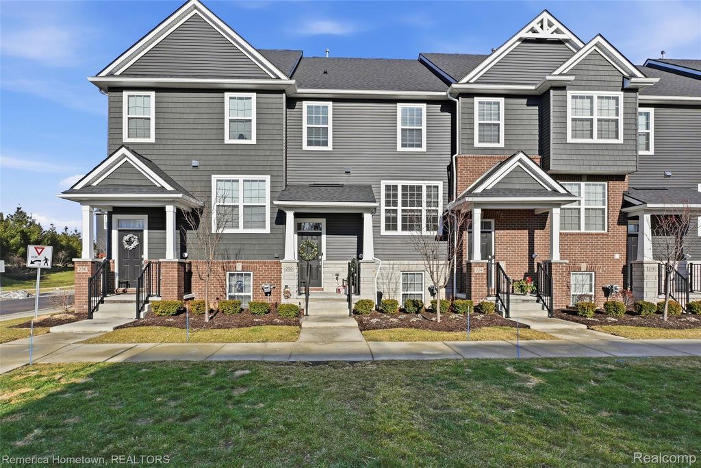 230 Sydney Court S, Plymouth, MI 48170