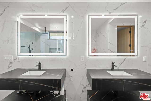 1565 Via Leon, Palos Verdes Estates, CA 90274