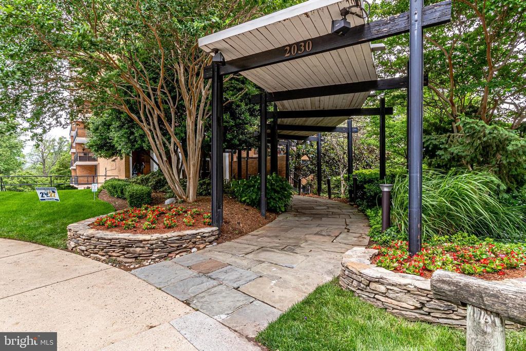 2030 N ADAMS ST #1403, Arlington, VA 22201