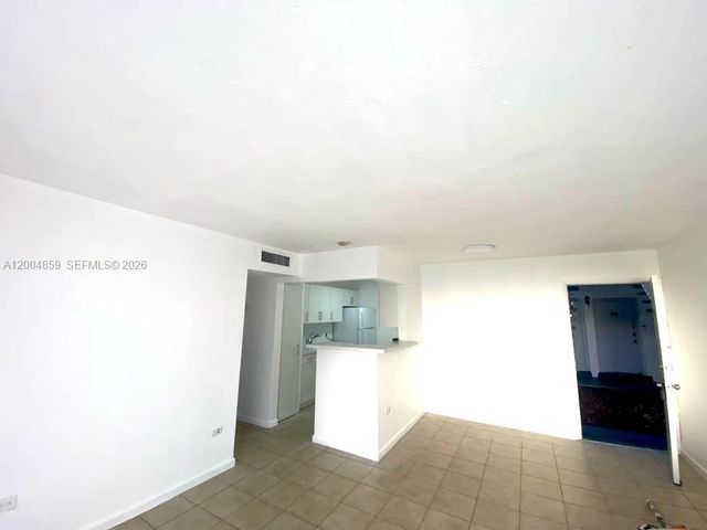 7256 SW 94 PL A4, Miami, FL 33173