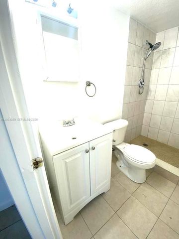 7256 SW 94 PL A4, Miami, FL 33173