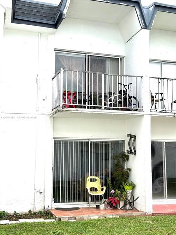 7256 SW 94 PL A4, Miami, FL 33173