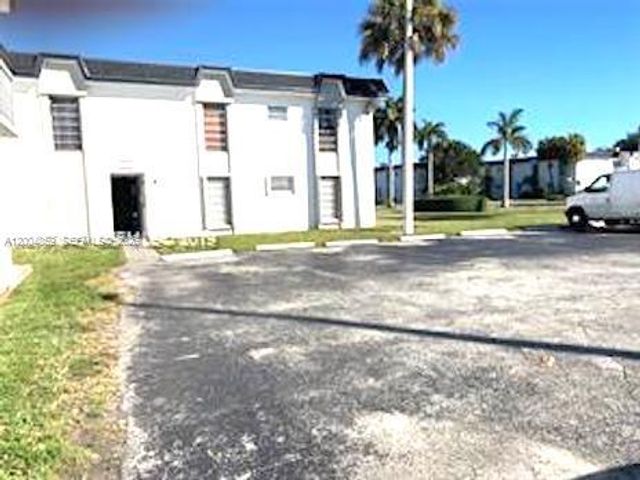 7256 SW 94 PL A4, Miami, FL 33173