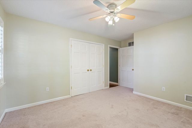 1528 HOLLY HILL DR, Memphis, TN 38138