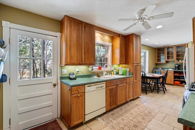 1528 HOLLY HILL DR, Memphis, TN 38138
