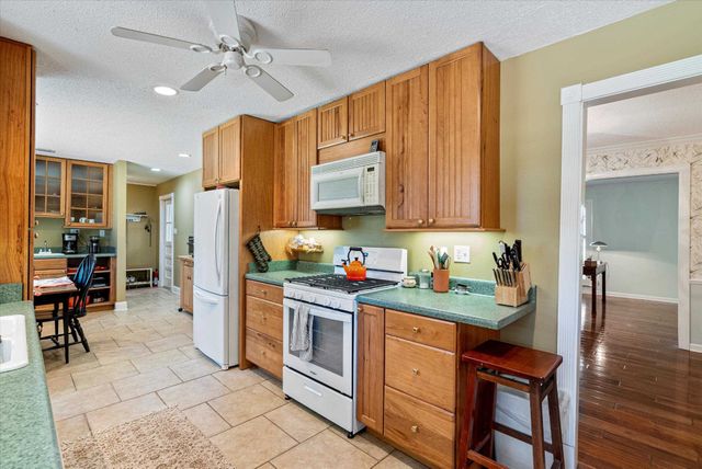 1528 HOLLY HILL DR, Memphis, TN 38138