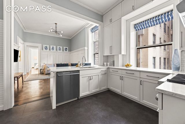 895 W End Ave Apt 1B, New York City, NY 10025