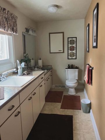 142 Dewey Street, Sun Prairie, MN 53590