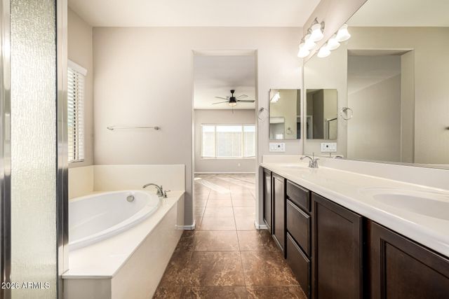 10809 W SADDLEHORN Road, Peoria, AZ 85383