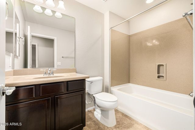 10809 W SADDLEHORN Road, Peoria, AZ 85383