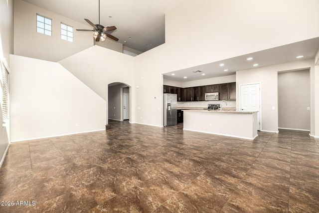 10809 W SADDLEHORN Road, Peoria, AZ 85383