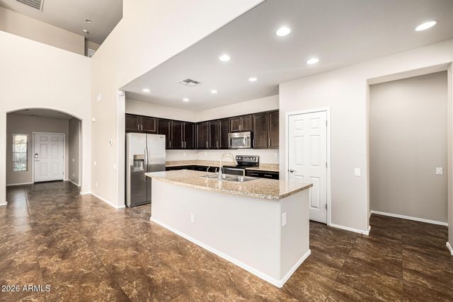 10809 W SADDLEHORN Road, Peoria, AZ 85383