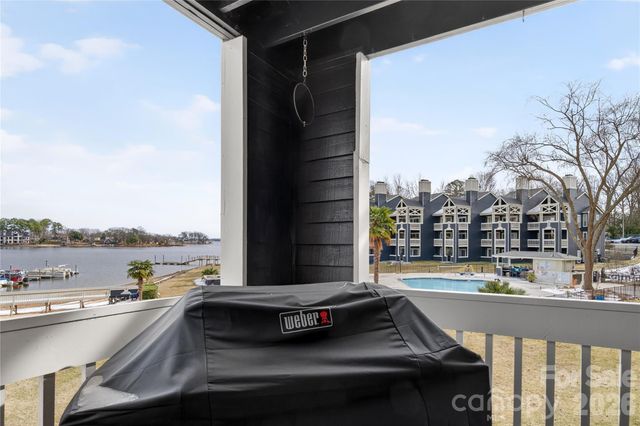 2121 Regatta Lane, Denver, NC 28037