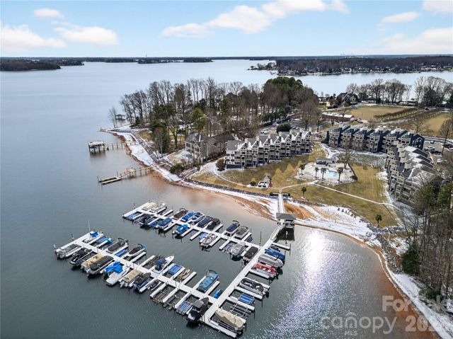 2121 Regatta Lane, Denver, NC 28037