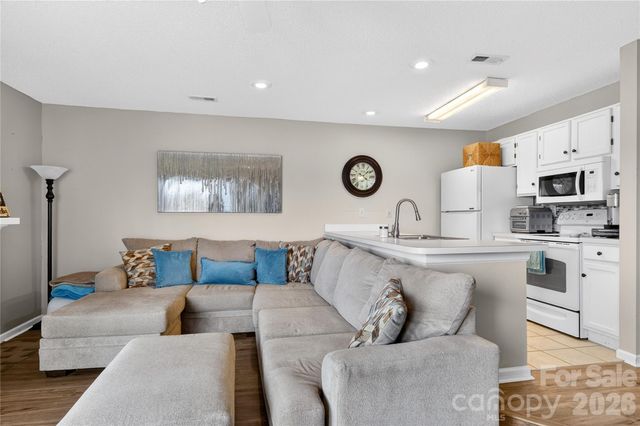 2121 Regatta Lane, Denver, NC 28037