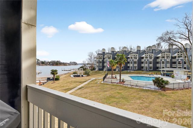 2121 Regatta Lane, Denver, NC 28037