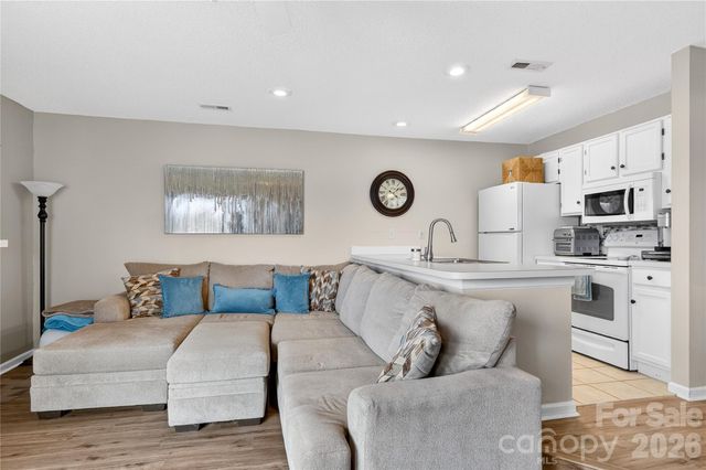 2121 Regatta Lane, Denver, NC 28037