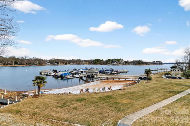 2121 Regatta Lane, Denver, NC 28037