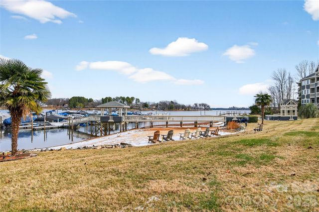 2121 Regatta Lane, Denver, NC 28037