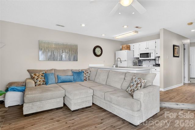 2121 Regatta Lane, Denver, NC 28037