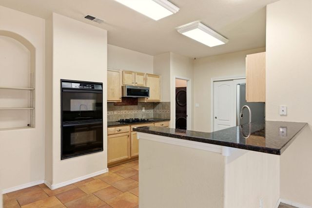 3743 Candelarias Lane NW, Albuquerque, NM 87107