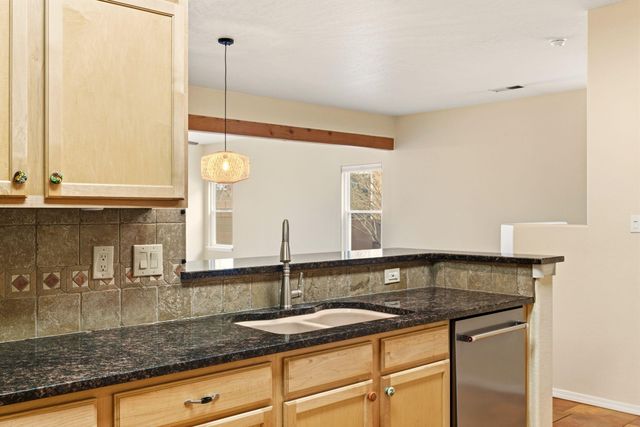 3743 Candelarias Lane NW, Albuquerque, NM 87107