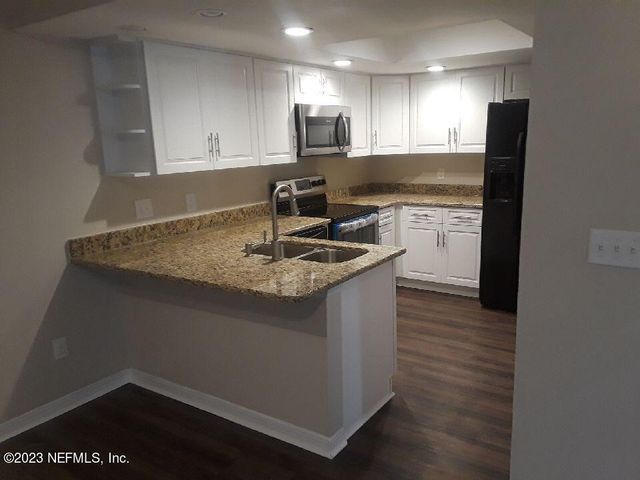 1503 CHALLENGER Court 1503, Jacksonville, FL 32233