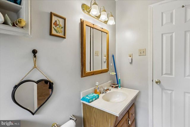 12622 EASTBOURNE DR, Silver Spring, MD 20904