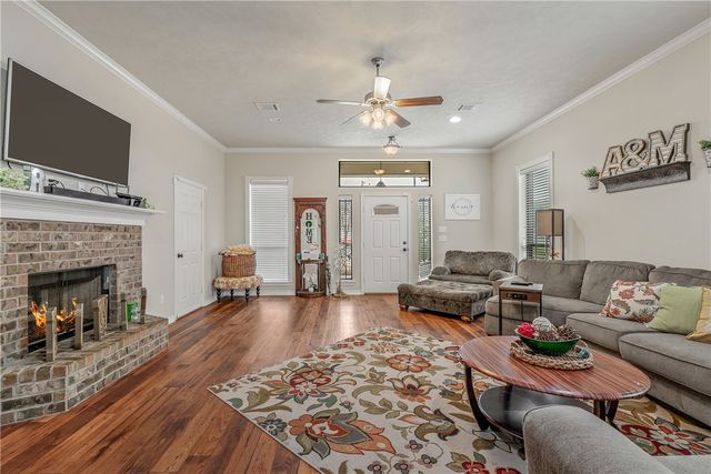 918 Dove Landing Drive, College Station, TX 77845