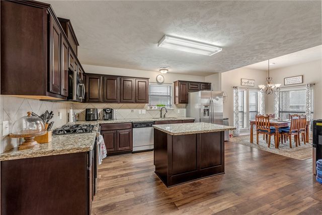 918 Dove Landing Drive, College Station, TX 77845