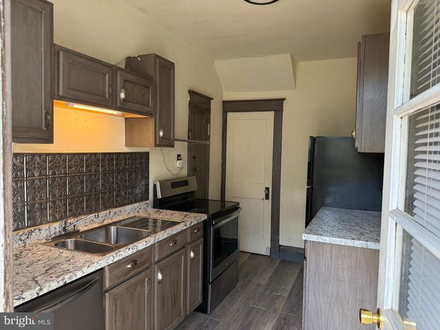 14 S 12TH ST, Pottsville, PA 17901