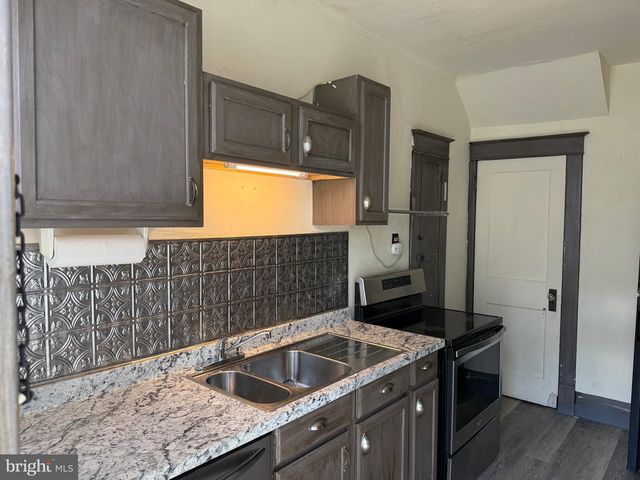 14 S 12TH ST, Pottsville, PA 17901