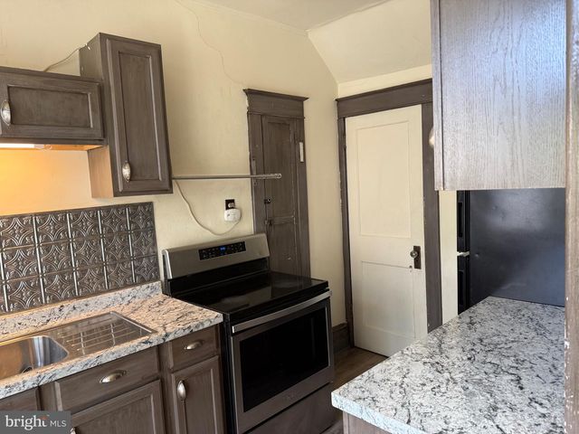 14 S 12TH ST, Pottsville, PA 17901