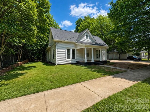 1115 Wilson W Lee Boulevard, Statesville, NC 28677