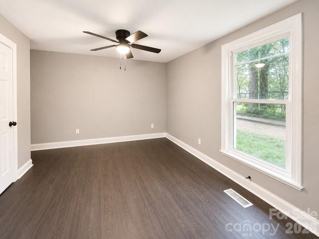 1115 Wilson W Lee Boulevard, Statesville, NC 28677