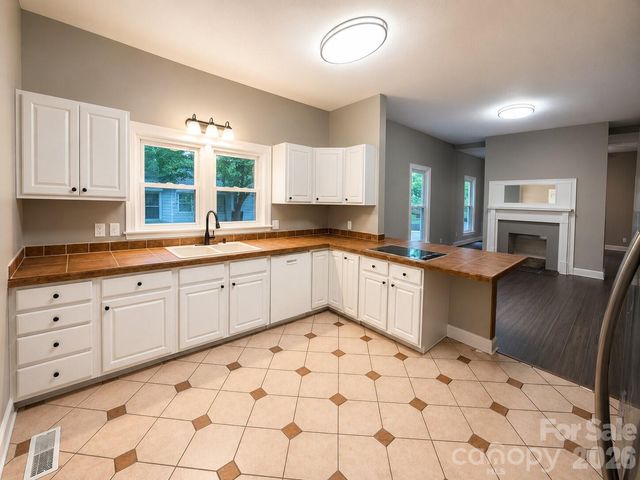 1115 Wilson W Lee Boulevard, Statesville, NC 28677