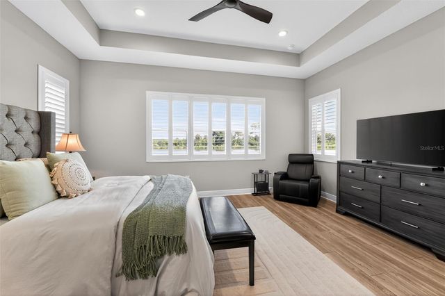 10253 CANAVERAL CIRCLE, Sarasota, FL 34241