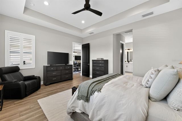 10253 CANAVERAL CIRCLE, Sarasota, FL 34241