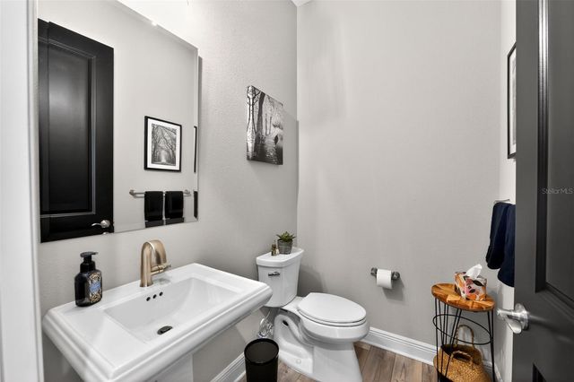 10253 CANAVERAL CIRCLE, Sarasota, FL 34241