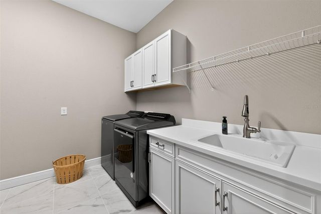 10253 CANAVERAL CIRCLE, Sarasota, FL 34241