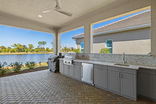 10253 CANAVERAL CIRCLE, Sarasota, FL 34241