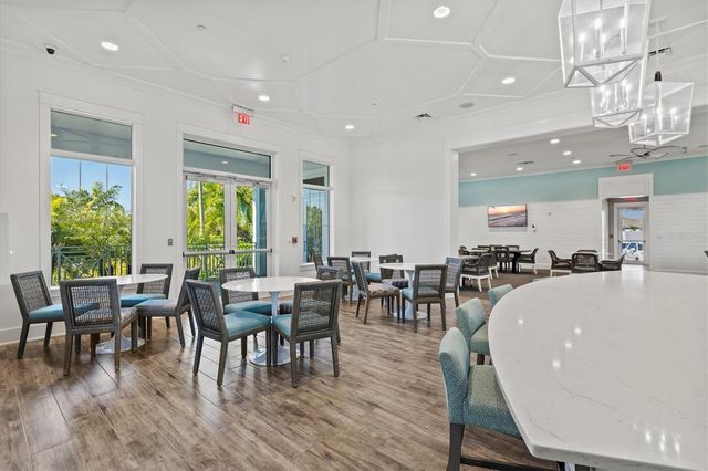 10253 CANAVERAL CIRCLE, Sarasota, FL 34241