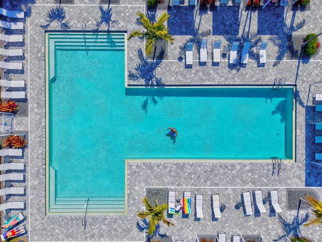 10253 CANAVERAL CIRCLE, Sarasota, FL 34241